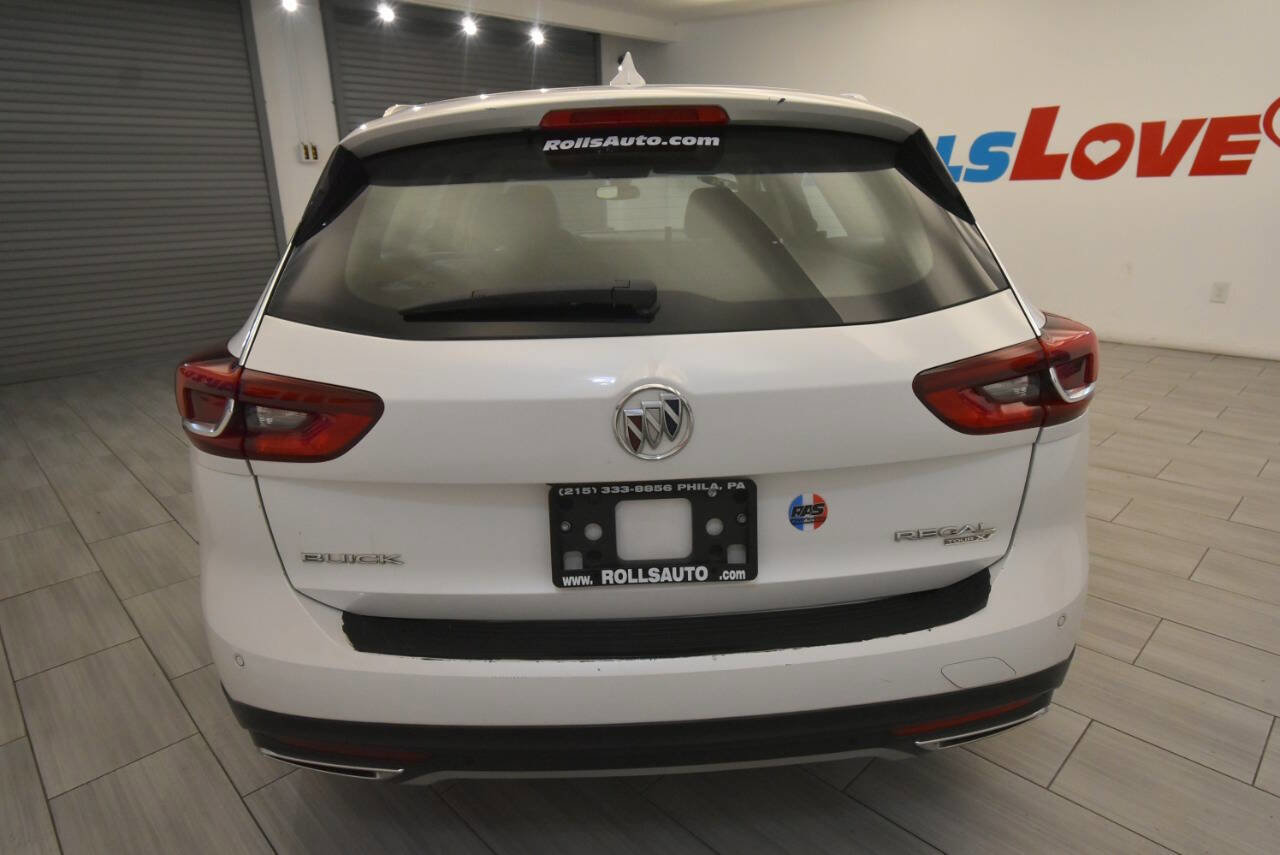 Used 2018 Buick Regal Essence w/ Driver Confidence Package #1 AWD/4WD image 4