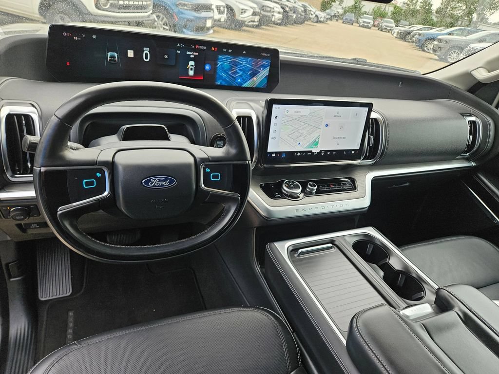 Used 2025 Ford Expedition Platinum AWD/4WD image 16