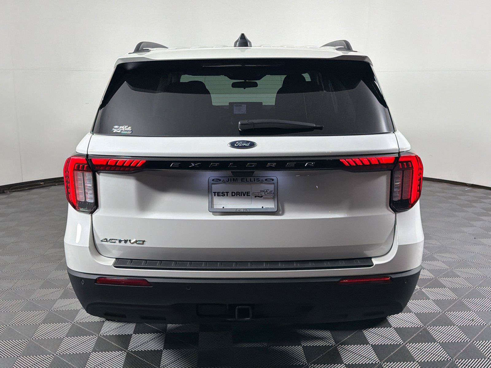Used 2026 Ford Explorer Active RWD image 6