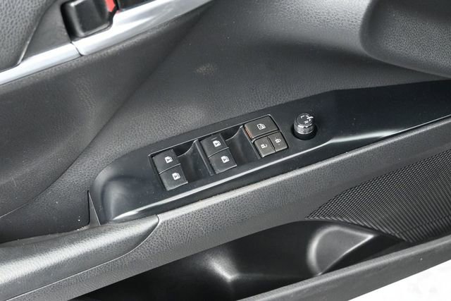 Used 2019 Toyota Camry LE w/ Convenience Package FWD image 18