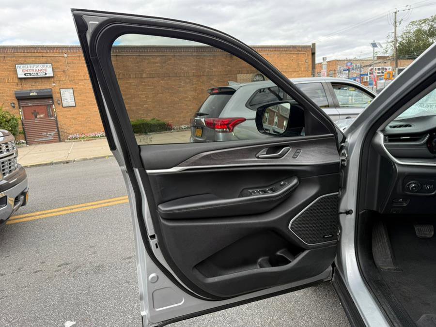 Used 2021 Jeep Grand Cherokee L Limited w/ Luxury Tech Group II image 23