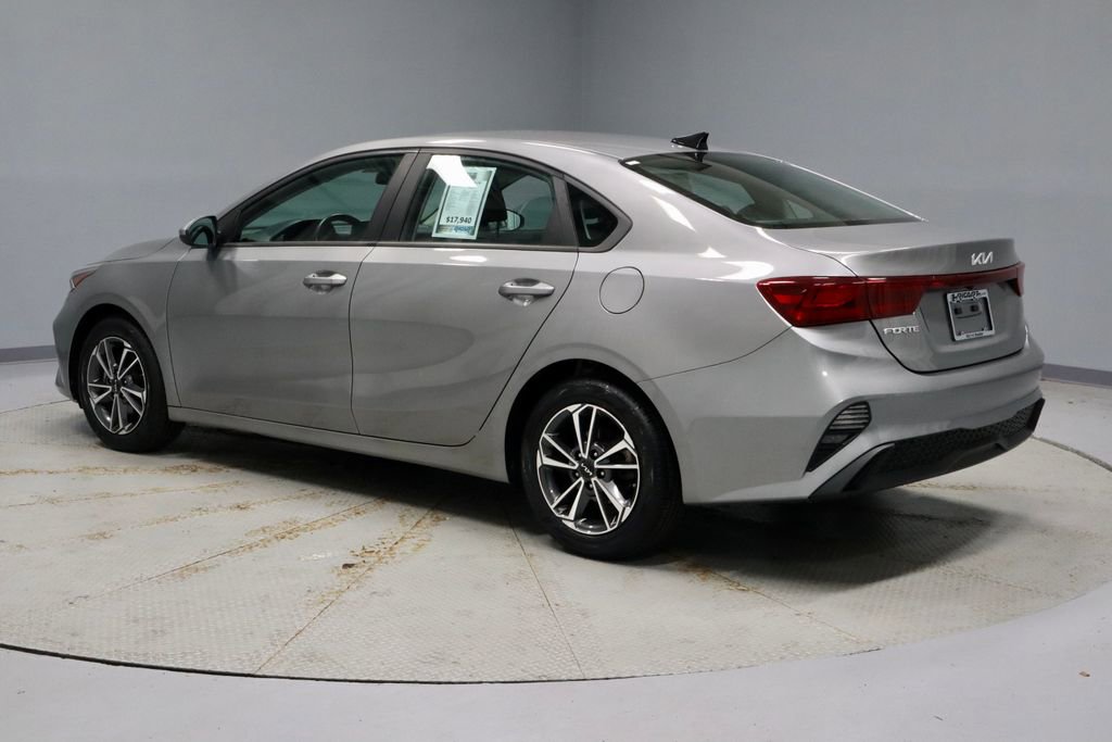 Used 2022 Kia Forte LXS FWD image 8