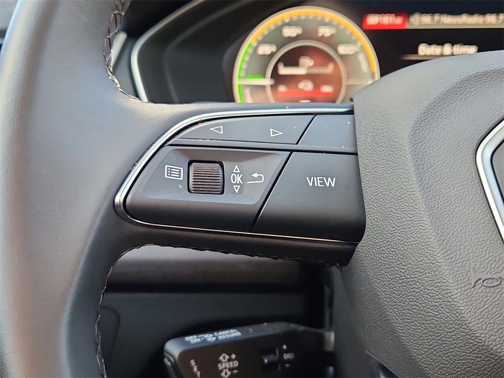 Used 2024 Audi Q5 e Premium w/ Convenience Package image 27