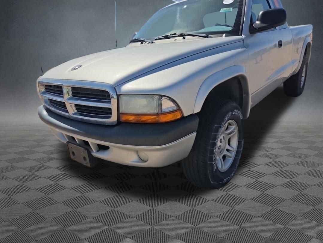 Used 2004 Dodge Dakota Sport w/ Deluxe Convenience Group AWD/4WD image 3
