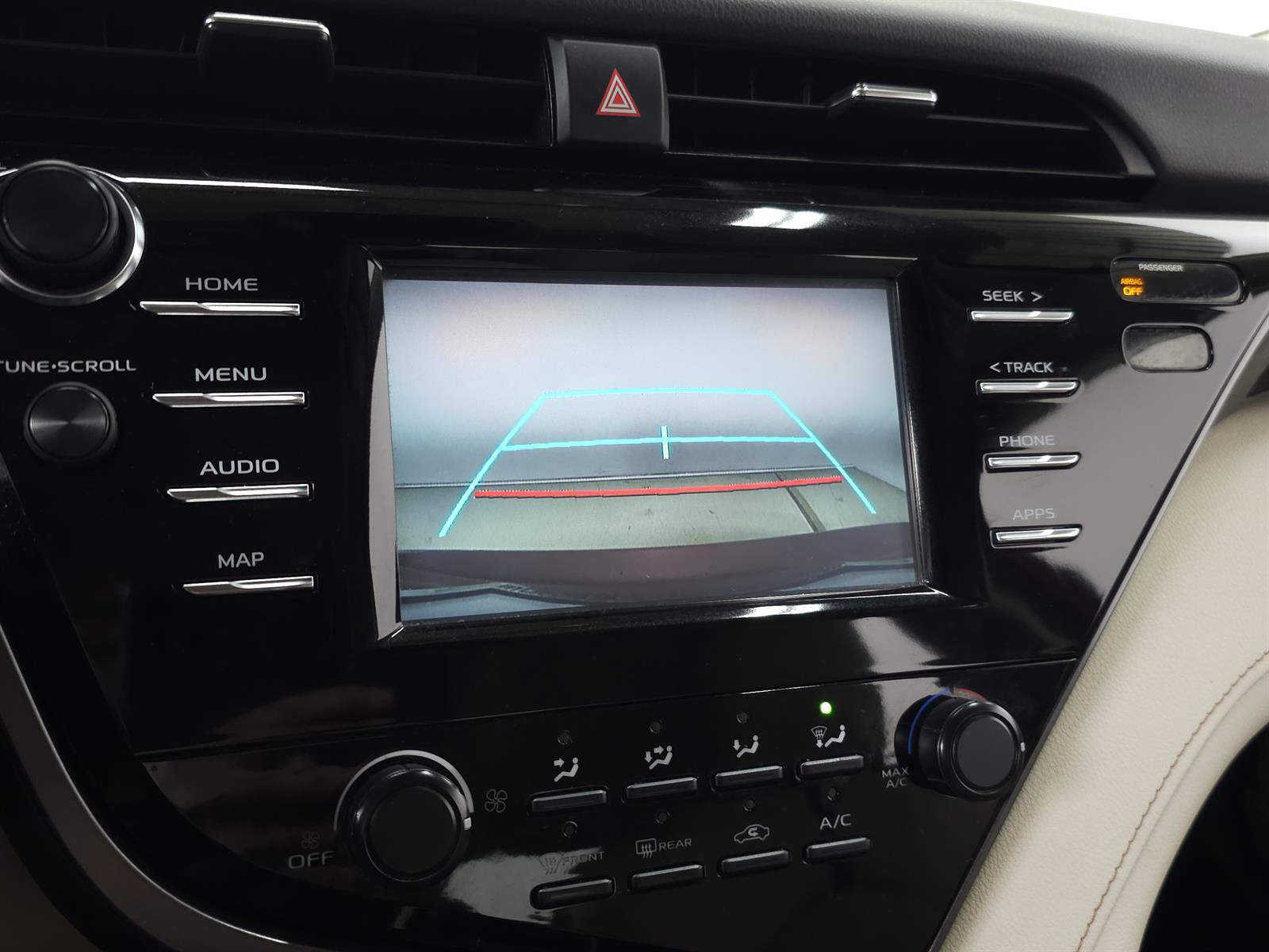 Used 2019 Toyota Camry LE image 23