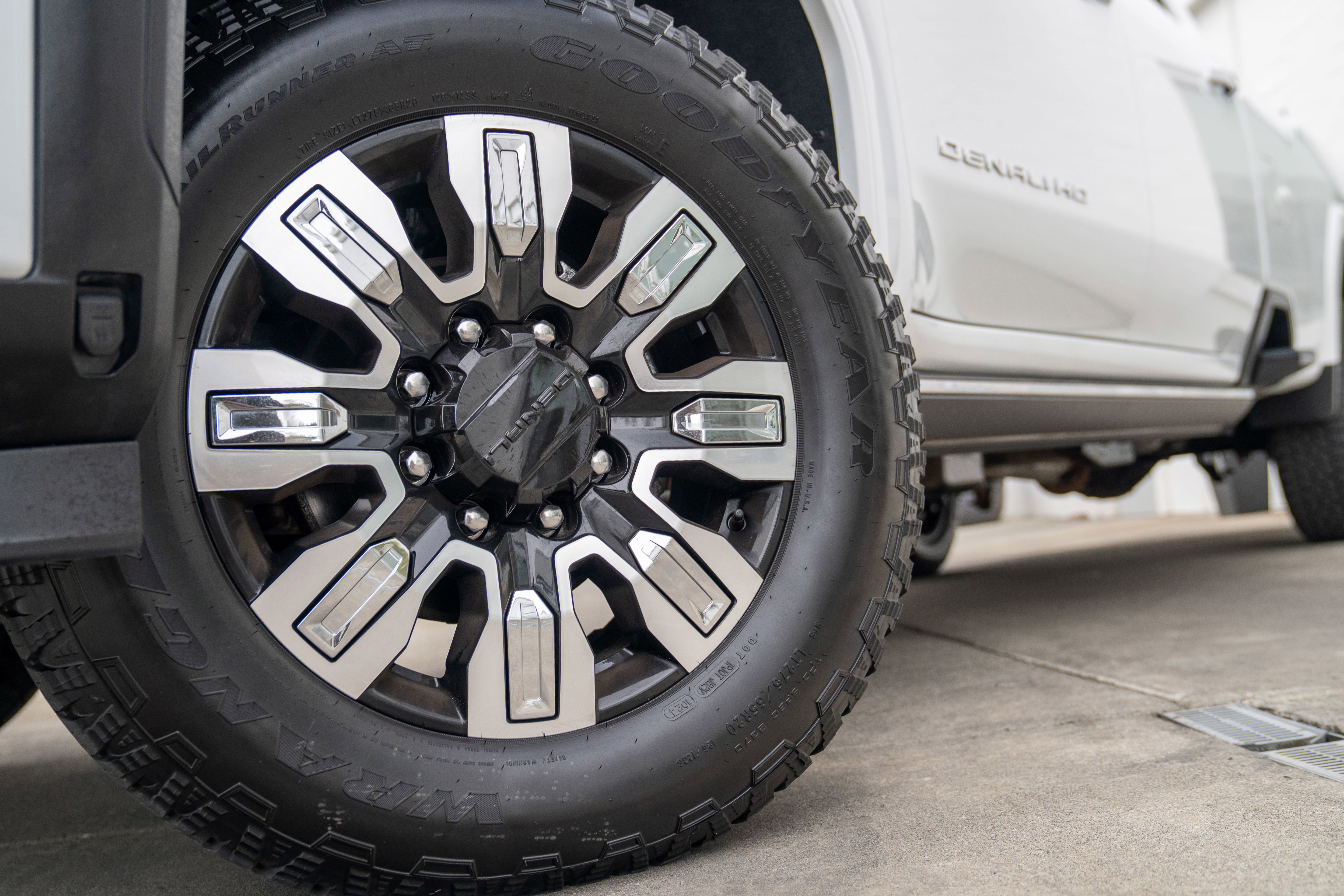 Used 2024 GMC Sierra 3500 Denali w/ Denali Reserve Package image 4