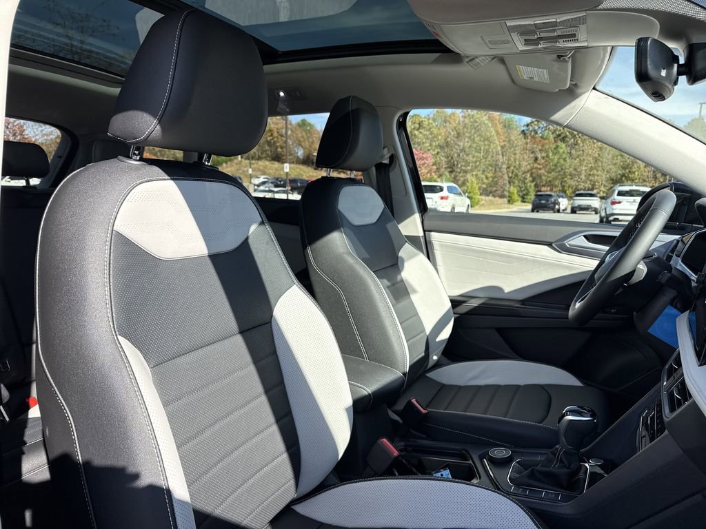 New 2026 Volkswagen Taos SEL image 19