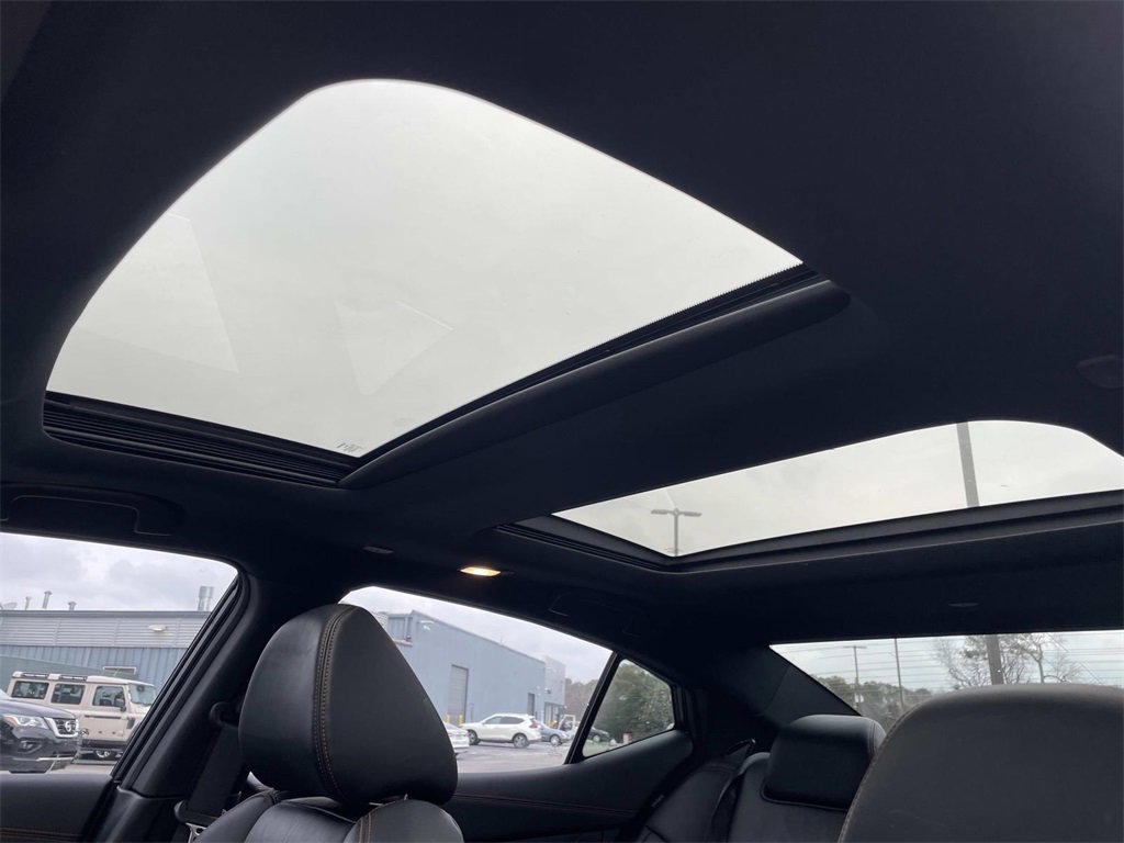 Certified 2023 Nissan Maxima SR w/ Sport Mat Group image 5