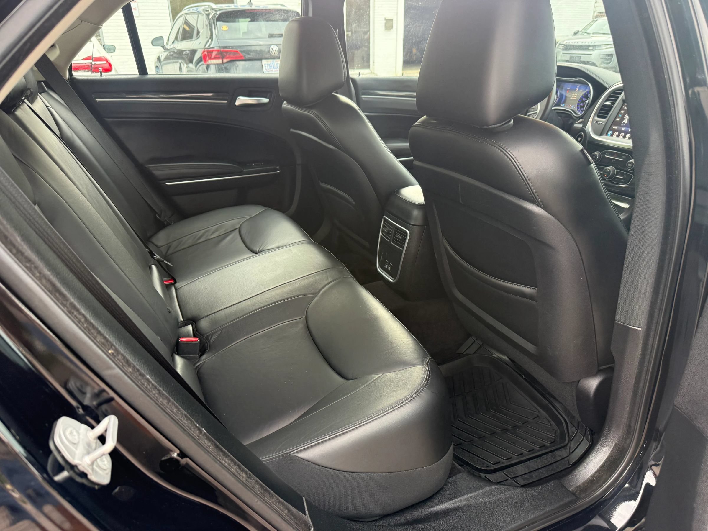 Used 2017 Chrysler 300 Limited w/ Driver Convenience Group AWD/4WD image 11