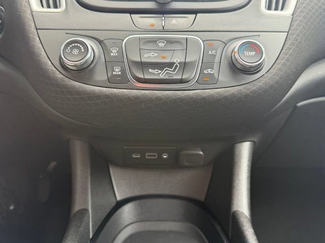 Used 2021 Chevrolet Malibu LS FWD image 25