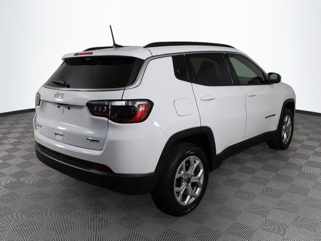 New 2025 Jeep Compass Latitude AWD/4WD image 5