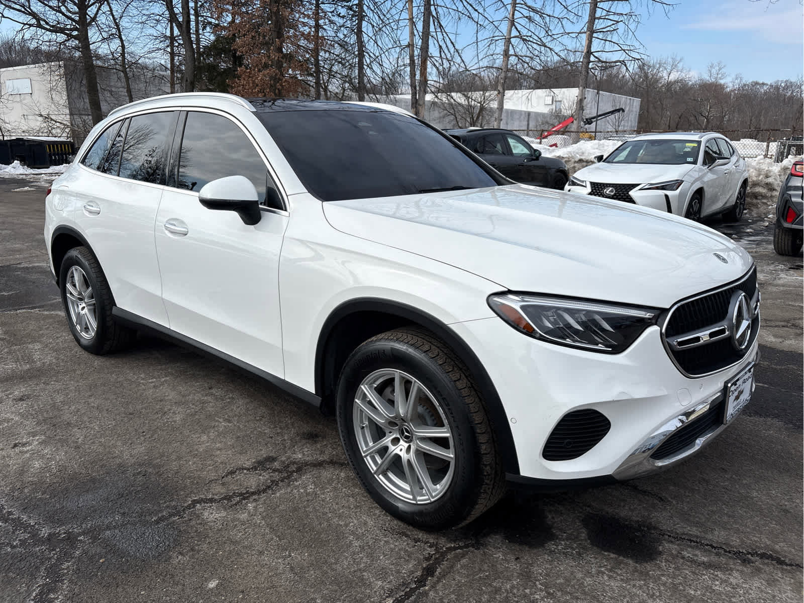 Used 2023 Mercedes-Benz GLC 300 4MATIC image 2