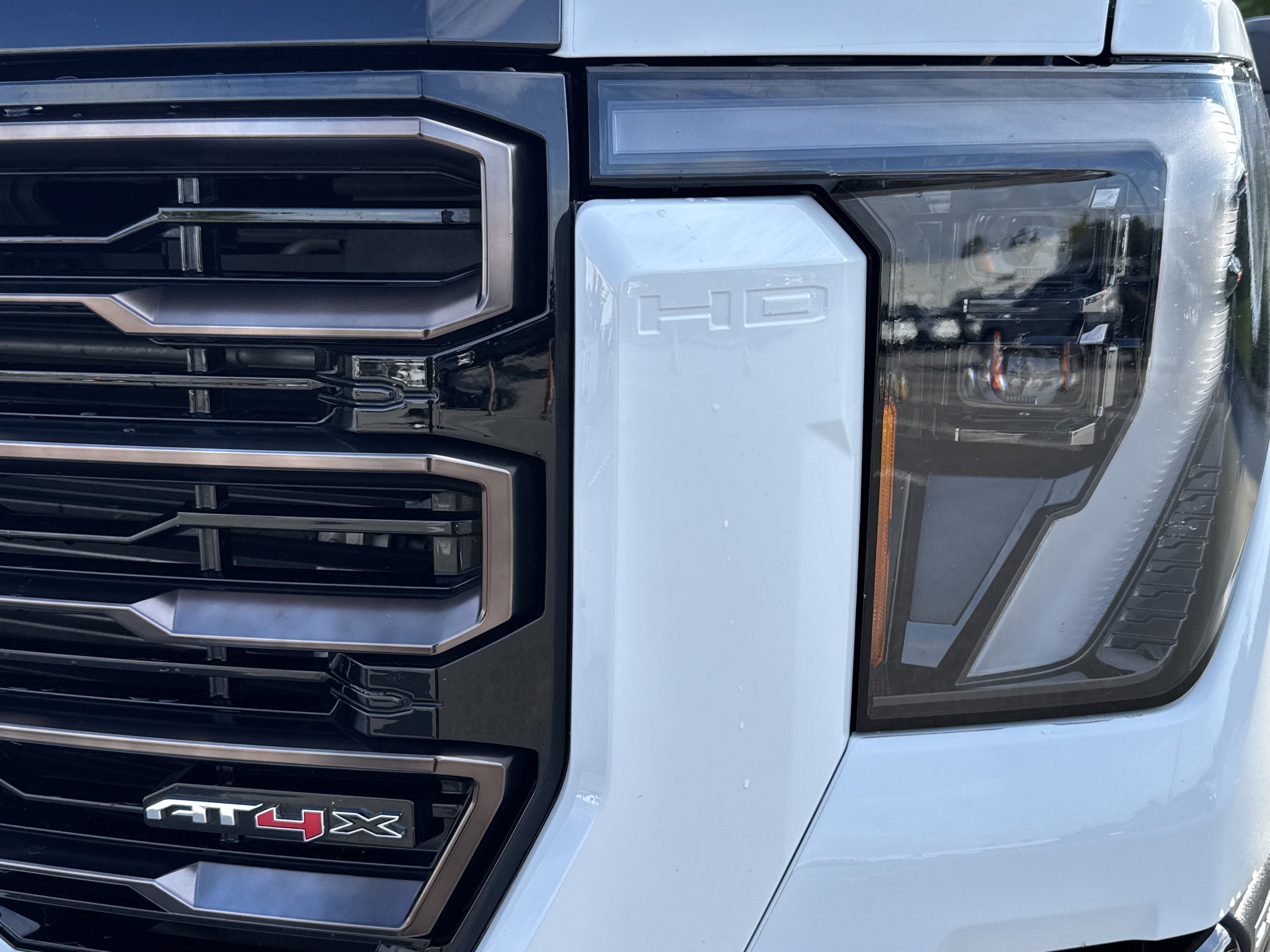 Used 2025 GMC Sierra 2500 AT4X AWD/4WD image 6