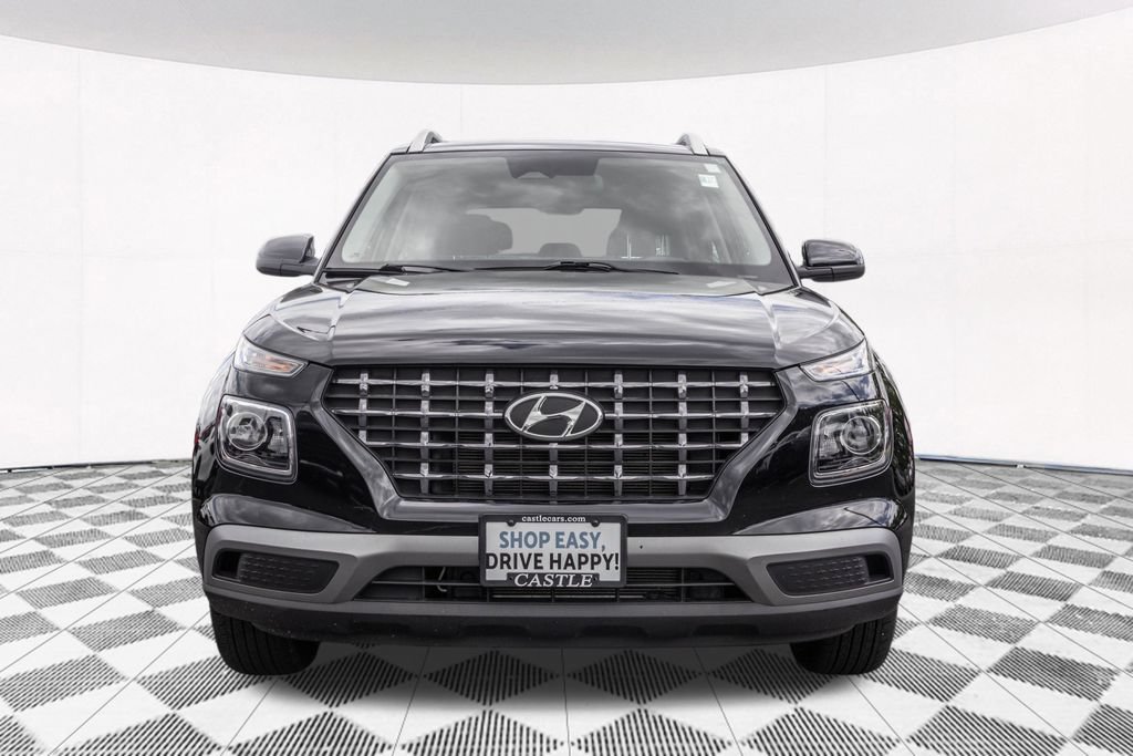 Used 2023 Hyundai Venue SEL w/ Cargo Package FWD image 5