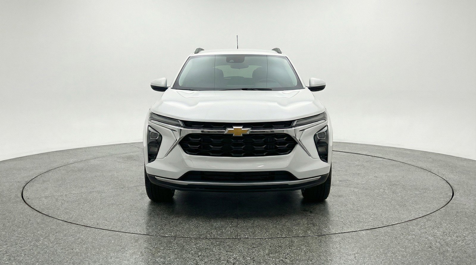 Used 2025 Chevrolet Trax LT w/ LT Convenience Package image 2