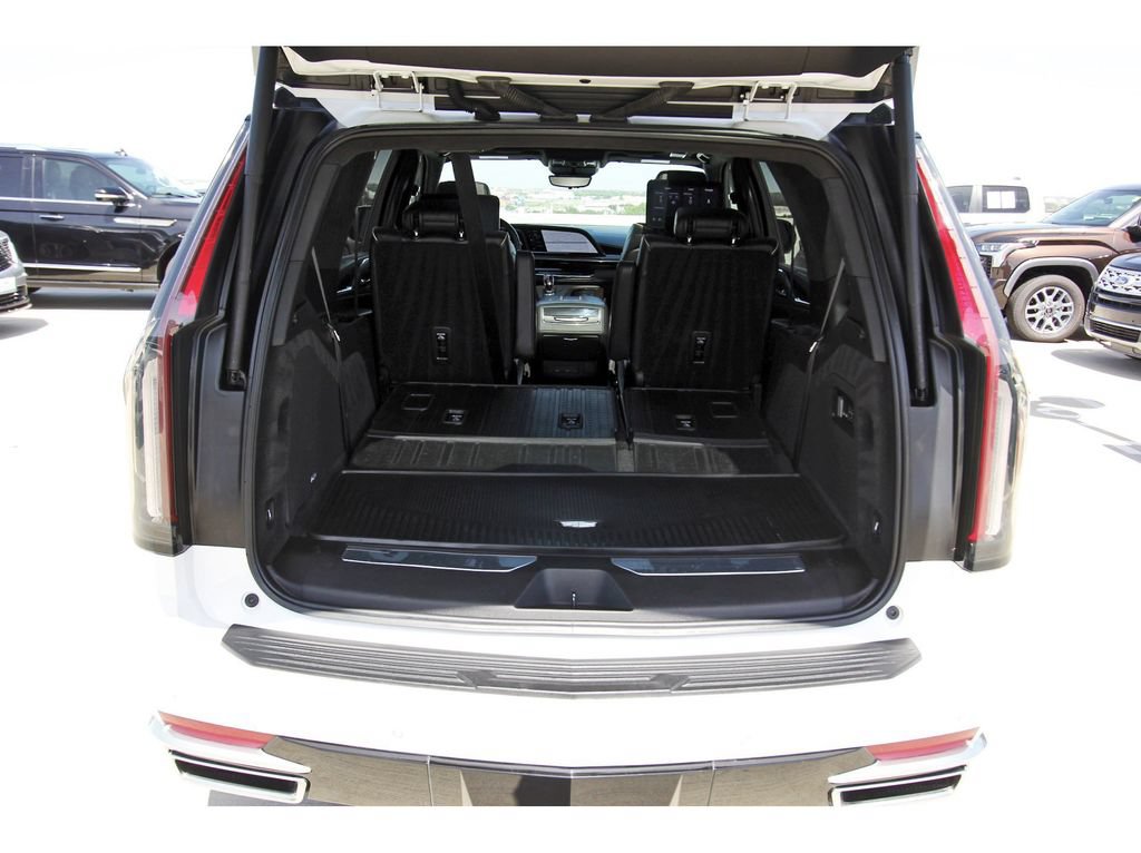 Used 2021 Cadillac Escalade Premium Luxury Platinum AWD/4WD image 31