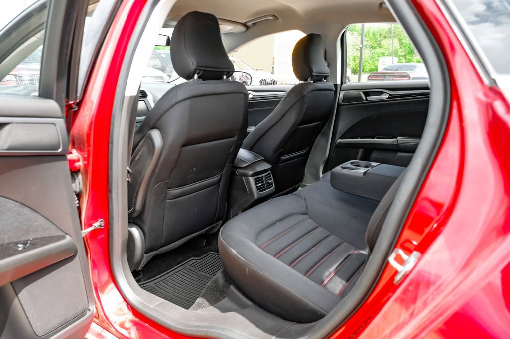 Used 2016 Ford Fusion SE FWD image 41