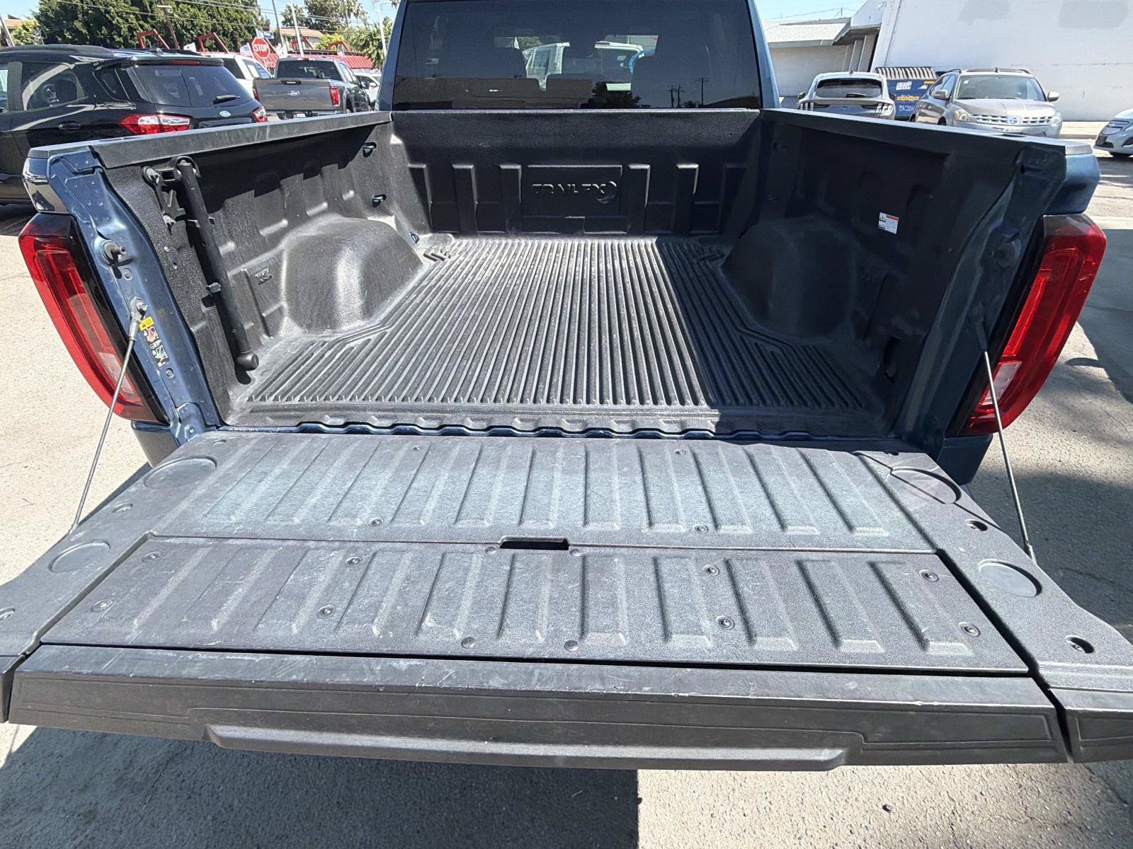 Used 2024 GMC Sierra 1500 SLT RWD image 5