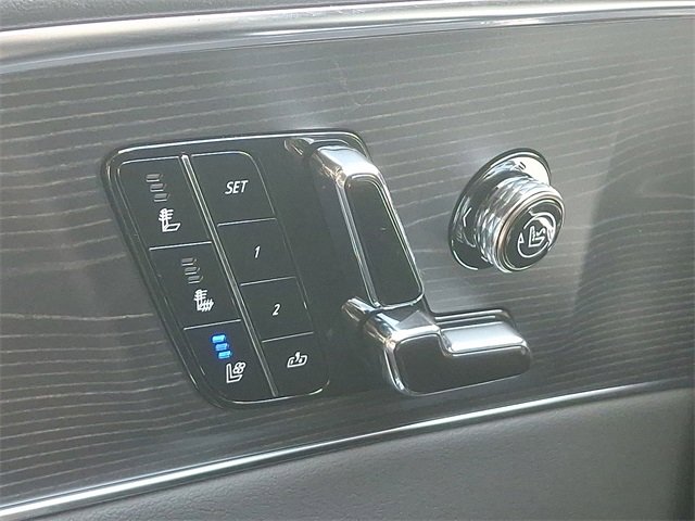 New 2025 Cadillac Lyriq Luxury image 16