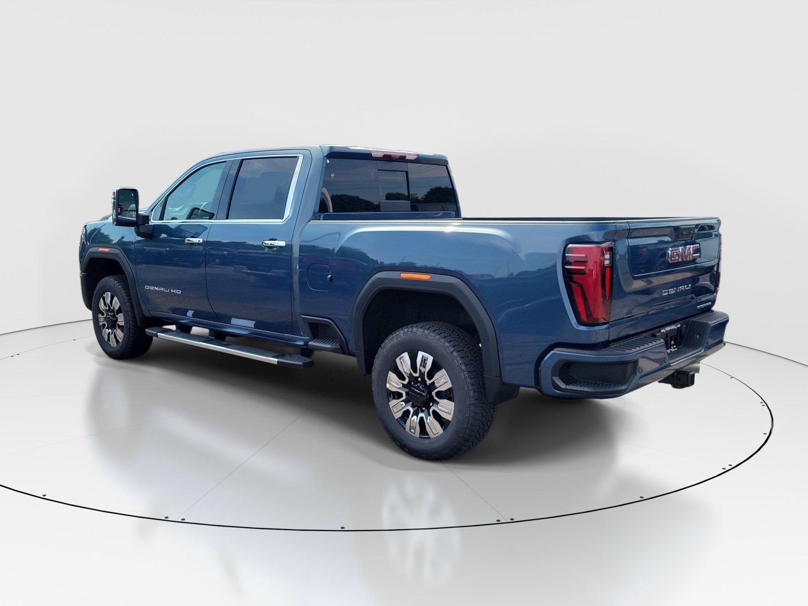 New 2026 GMC Sierra 2500 Denali w/ Denali Reserve Package AWD/4WD image 3