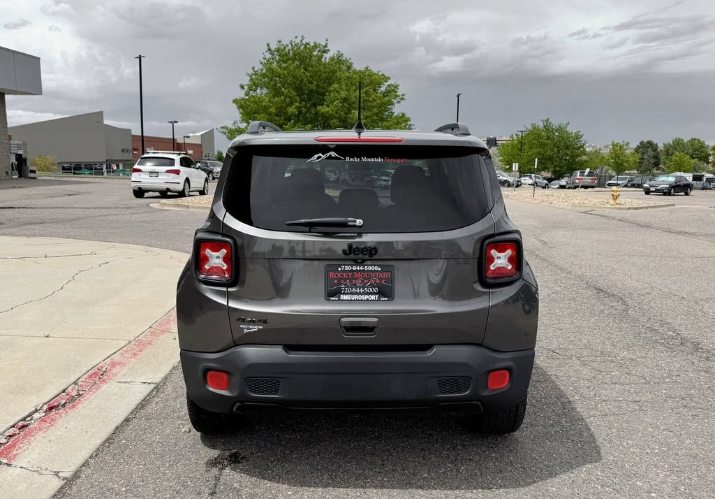 Used 2018 Jeep Renegade Altitude w/ UConnect 8.4 Nav Group AWD/4WD image 7