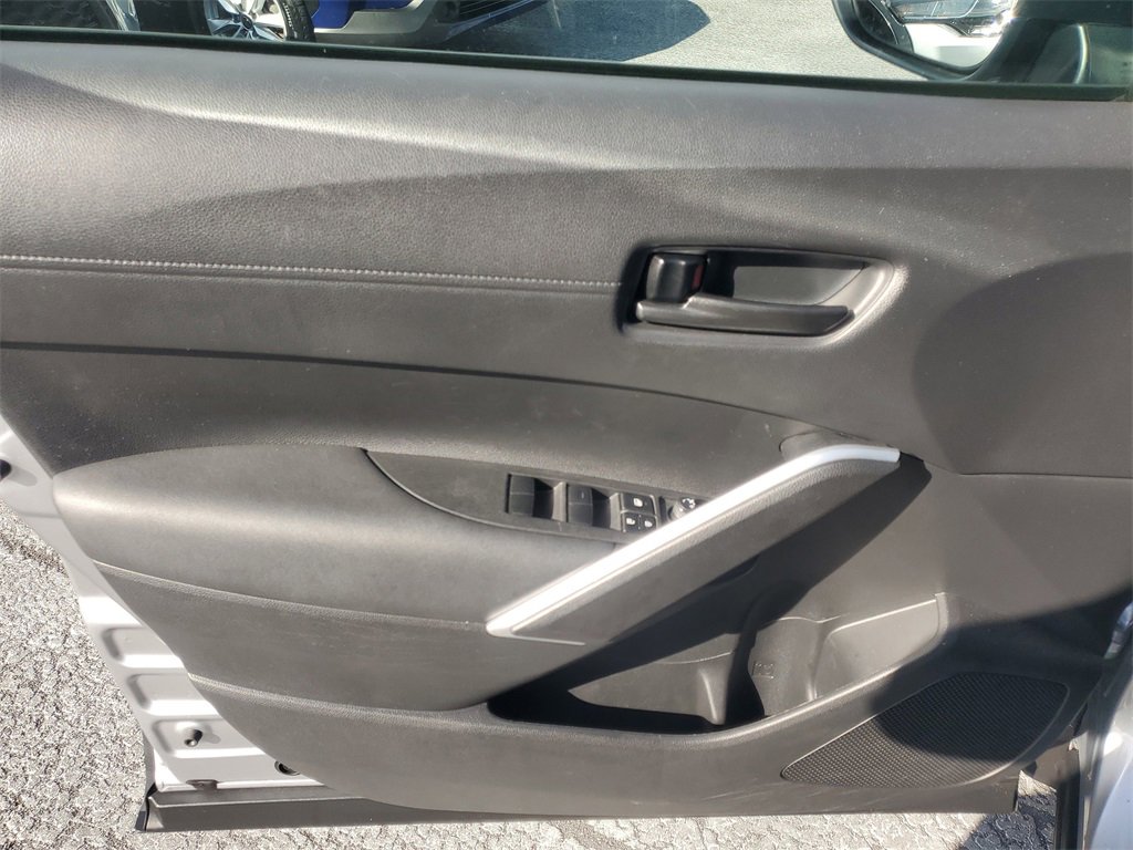 Used 2022 Toyota Corolla Cross LE image 17