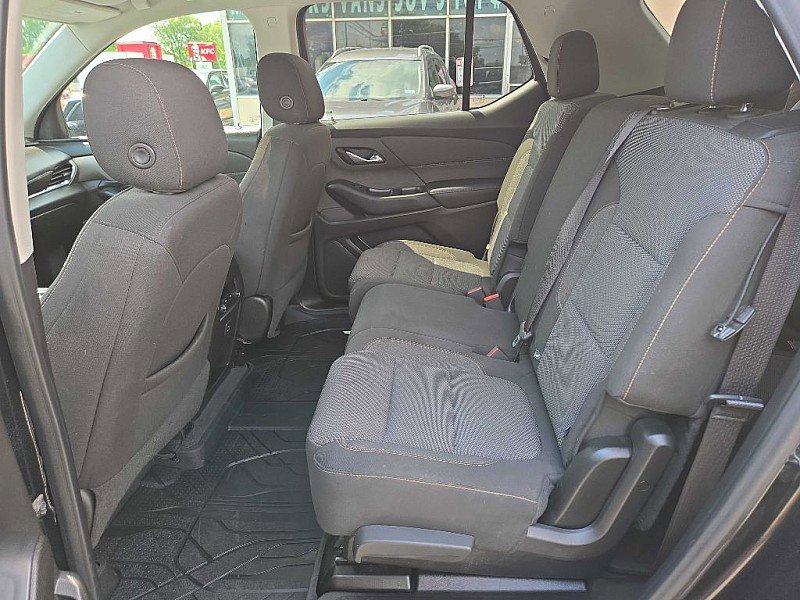 Used 2021 Chevrolet Traverse LS image 12