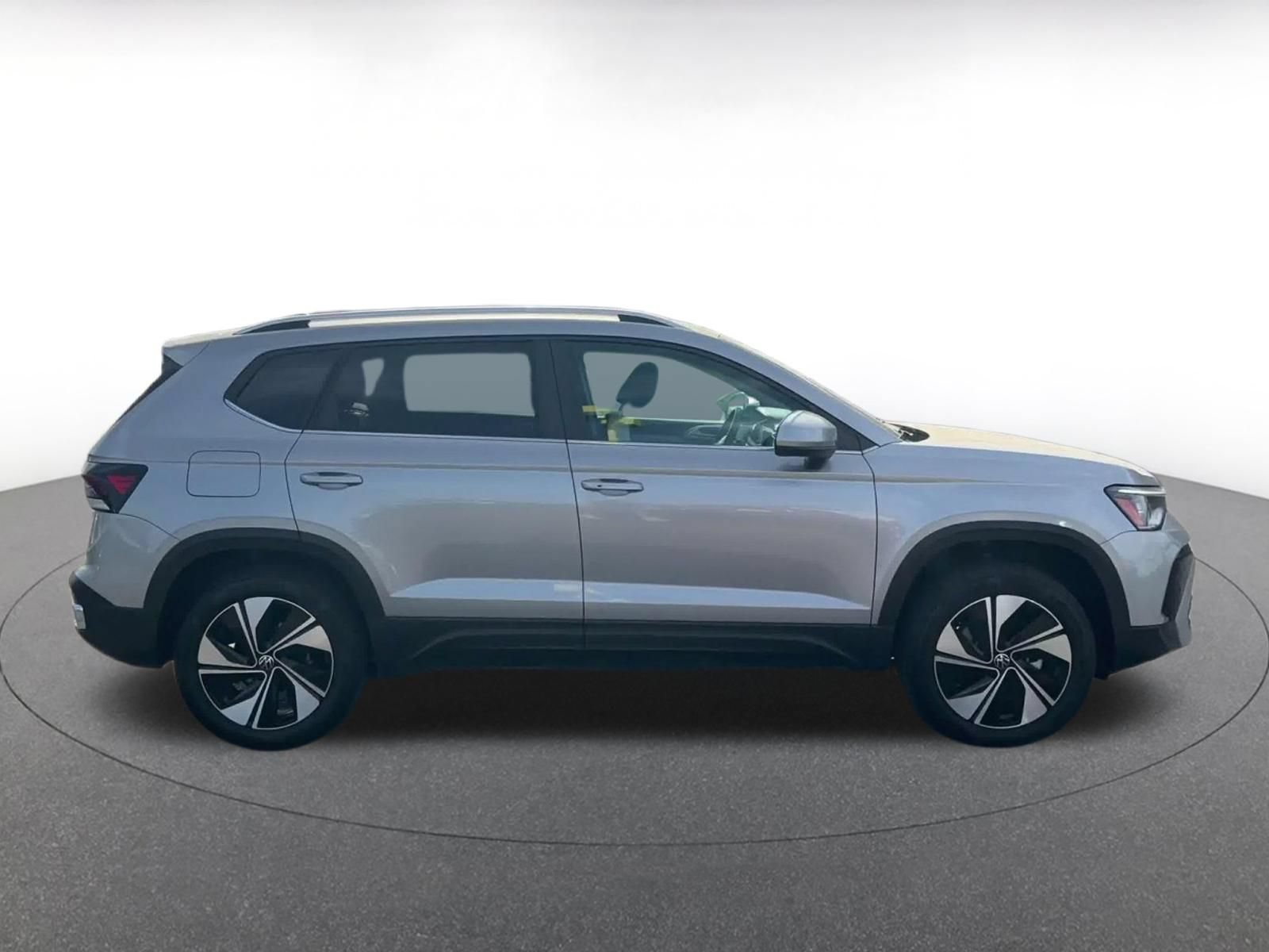 Used 2026 Volkswagen Taos SE AWD/4WD image 15