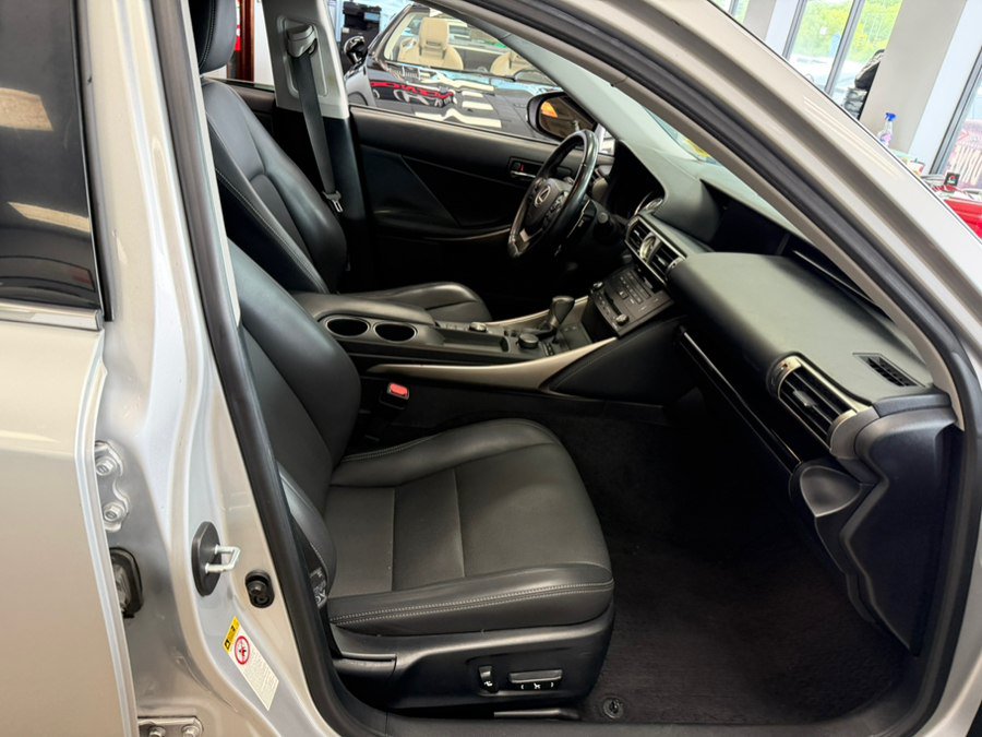 Used 2015 Lexus IS 250 w/ Premium Package RWD image 33