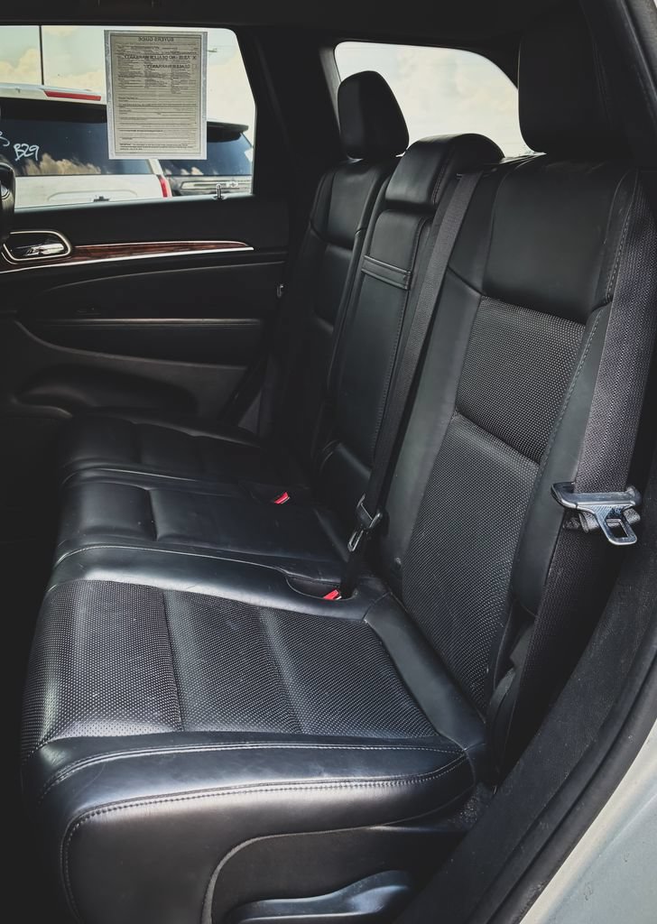 Used 2011 Jeep Grand Cherokee Limited w/ Luxury Group II AWD/4WD image 17