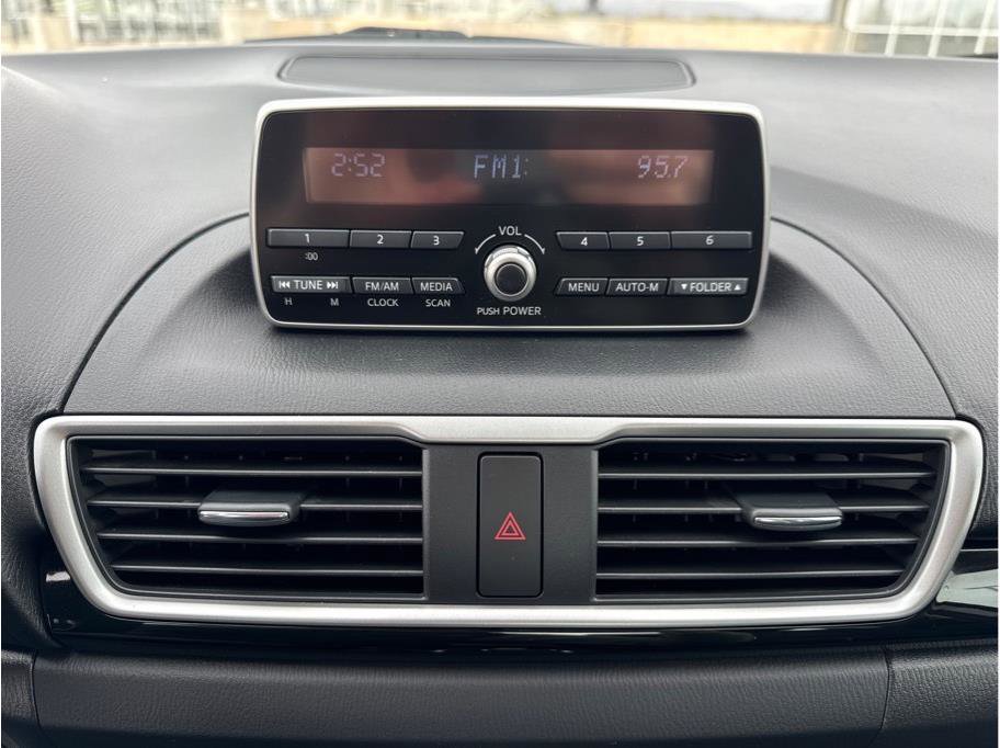 Used 2014 MAZDA MAZDA3 i Touring image 18