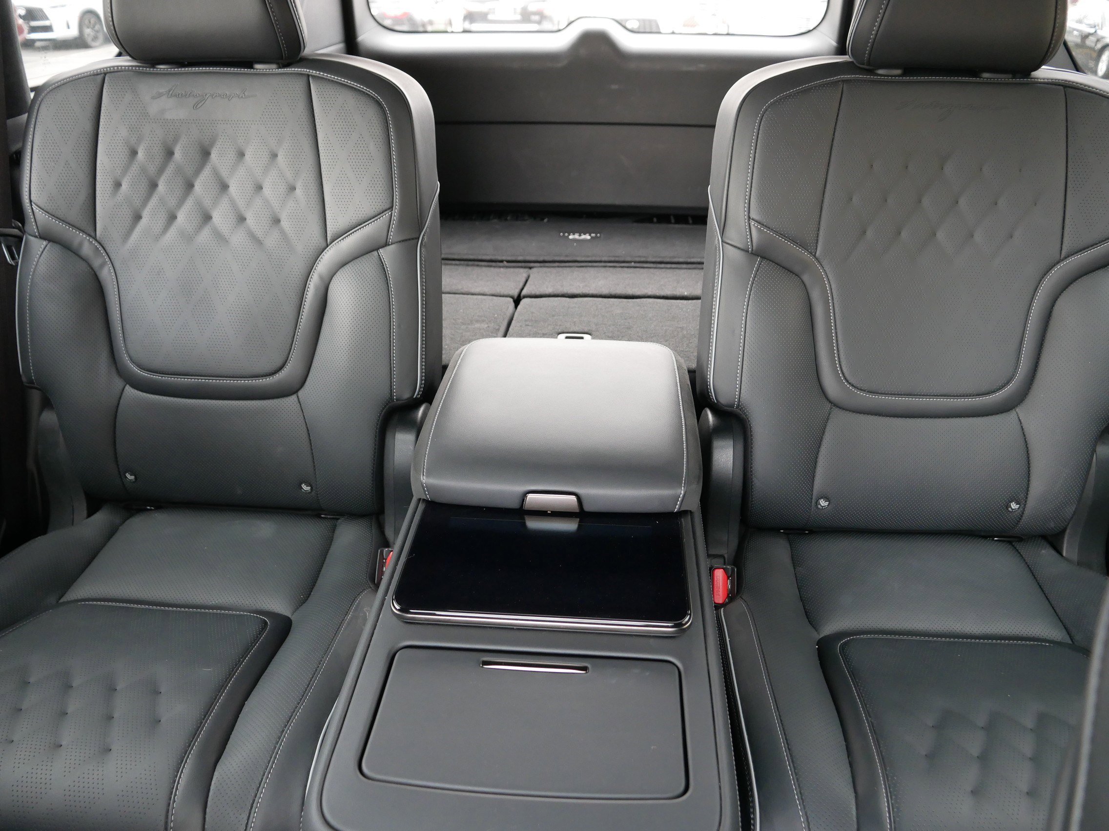 Certified 2025 INFINITI QX80 Autograph image 13
