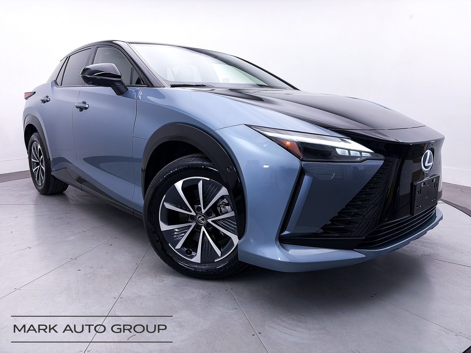 Used 2023 Lexus RZ 450e Premium w/ Technology Package AWD/4WD image 1