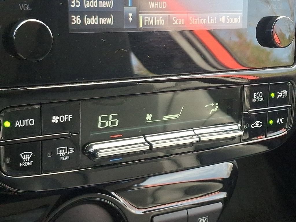 Used 2019 Toyota Prius XLE w/ Advanced Technology Package image 15