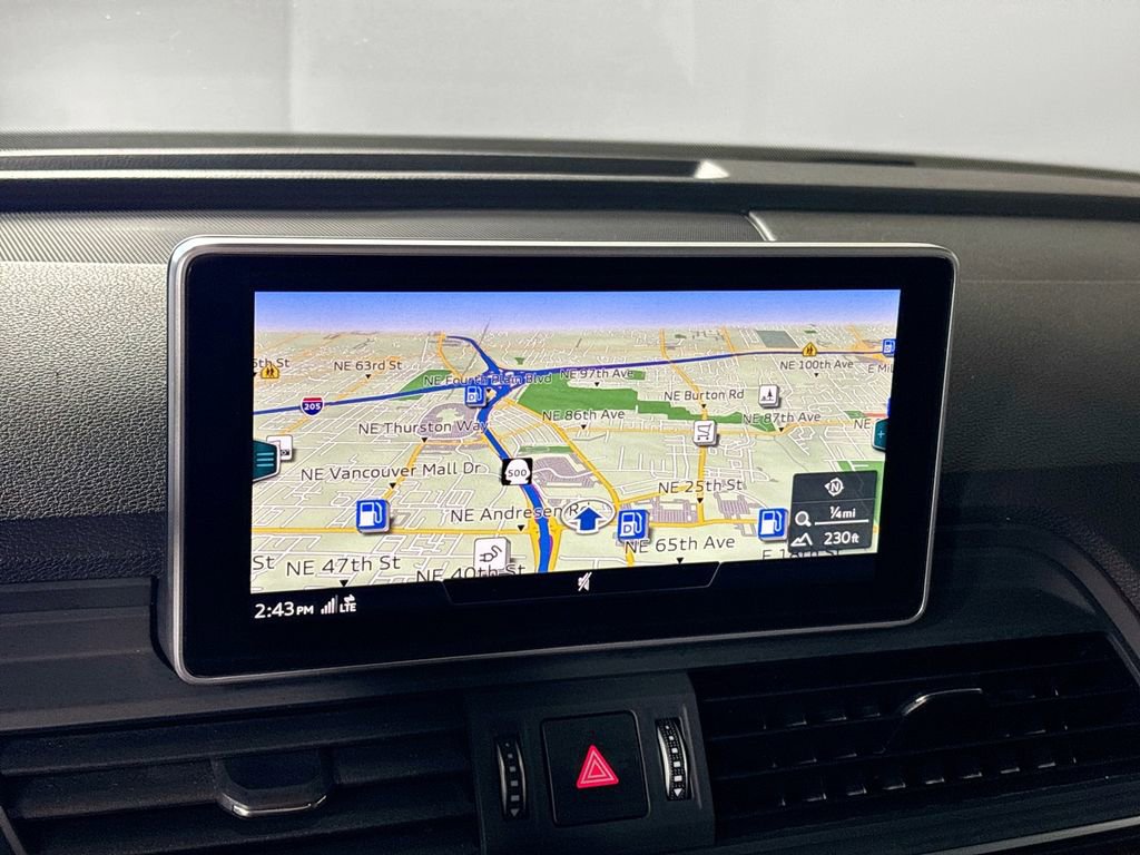 Used 2020 Audi Q5 e Prestige w/ Prestige Package image 16