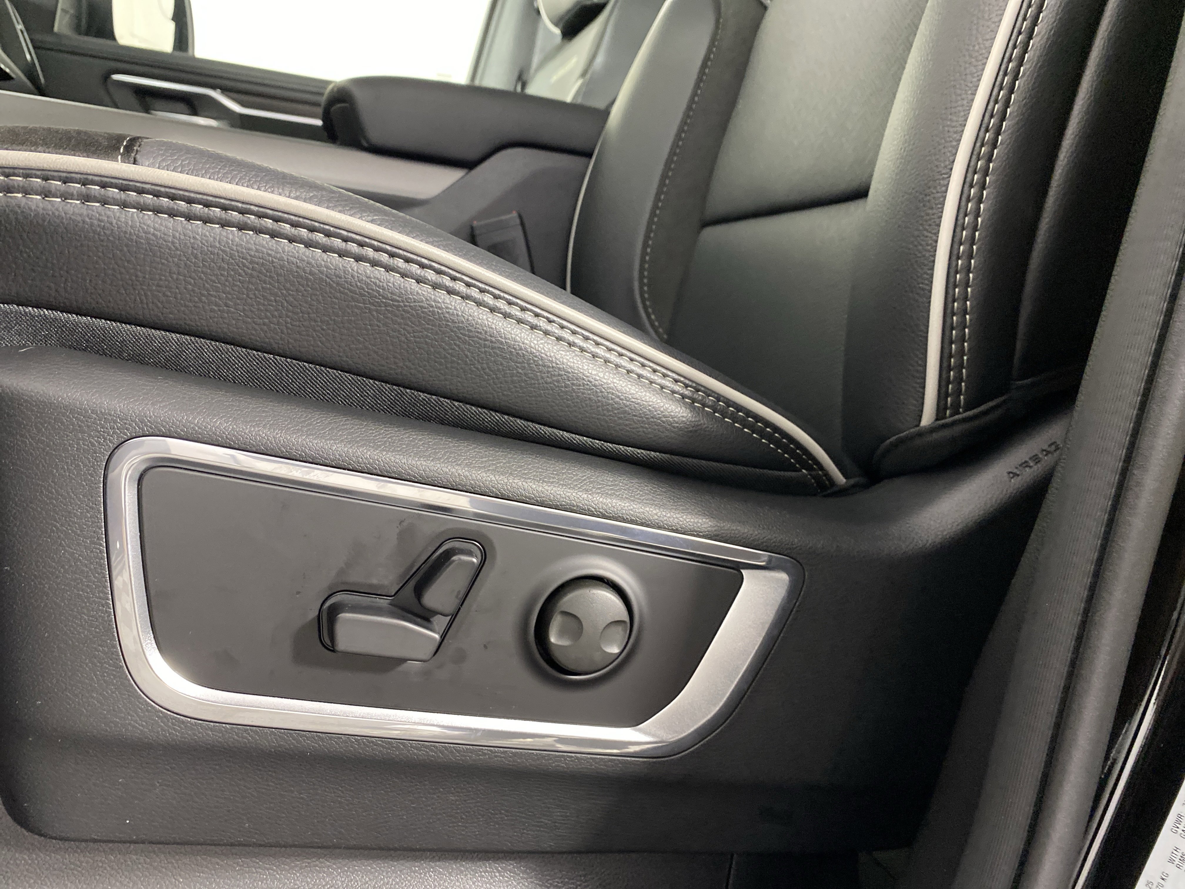 New 2026 RAM 1500 Laramie w/ Laramie Preferred Package image 17