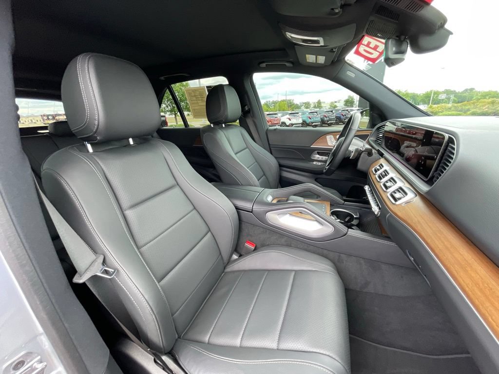 Used 2025 Mercedes-Benz GLE 450 4MATIC w/ Winter Package image 31