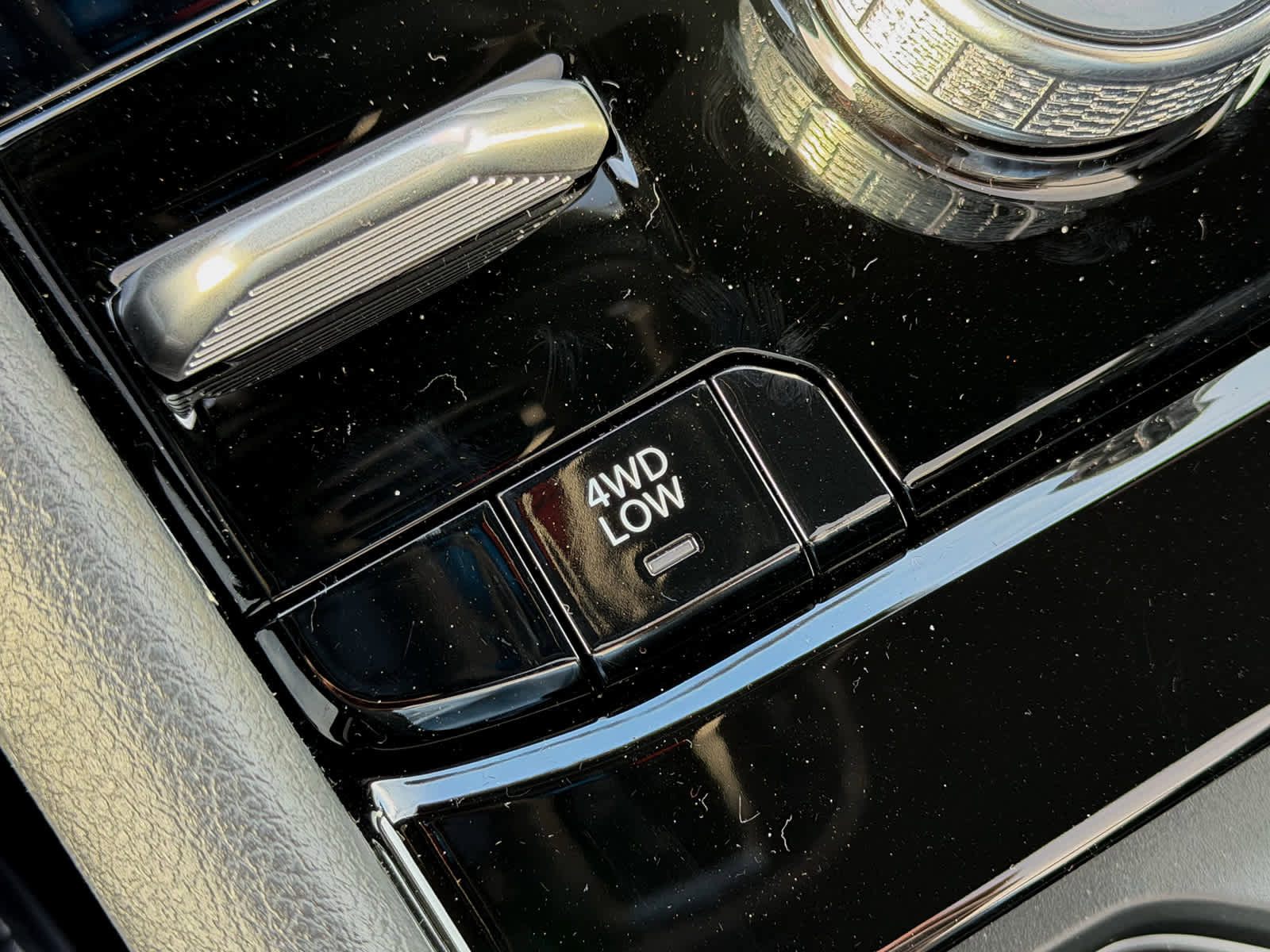 New 2025 Jeep Grand Cherokee L Overland w/ Rear Seat Video Group I image 29