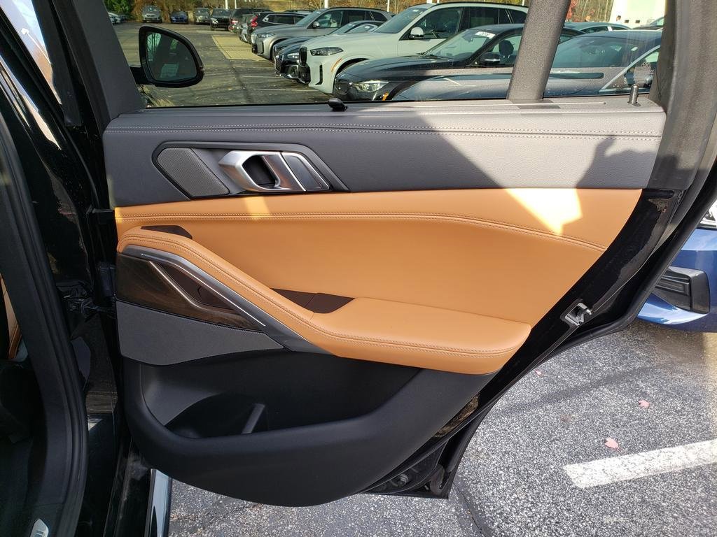 Used 2023 BMW X6 xDrive40i w/ Executive Package image 12