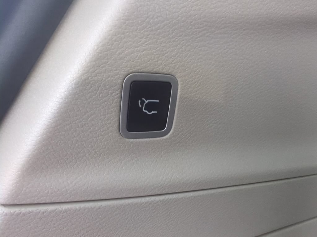 Used 2017 Chrysler Pacifica Touring Plus FWD image 45