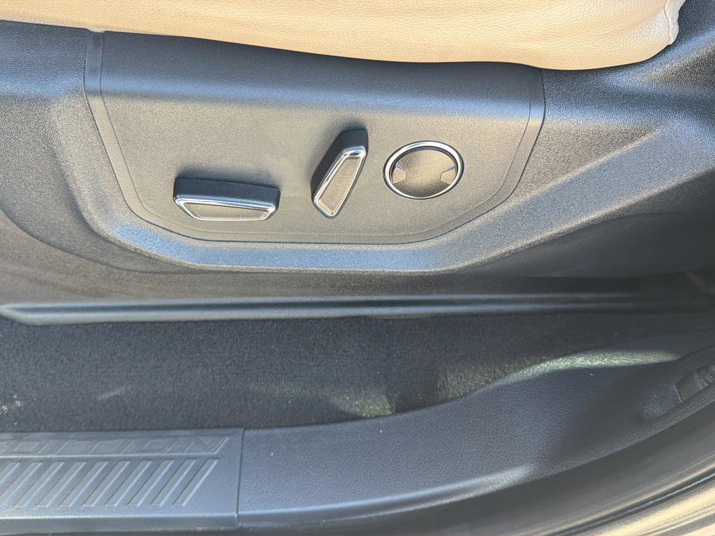 Used 2023 Ford Expedition Limited image 18