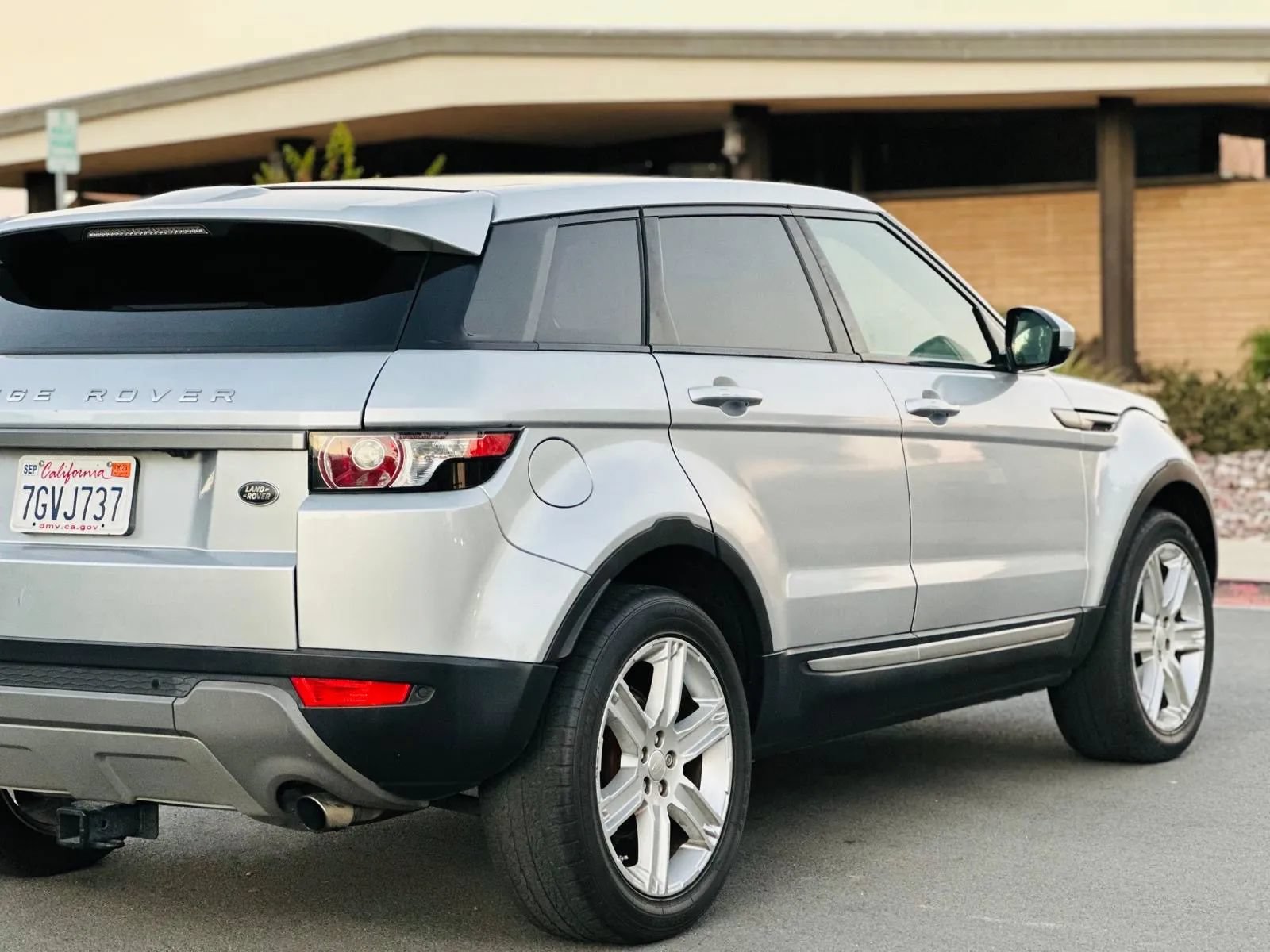 Used 2015 Land Rover Range Rover Evoque Pure Plus AWD/4WD image 4