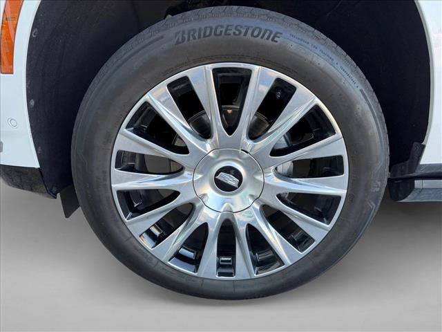 Used 2025 Cadillac Escalade ESV Premium Luxury Platinum AWD/4WD image 14