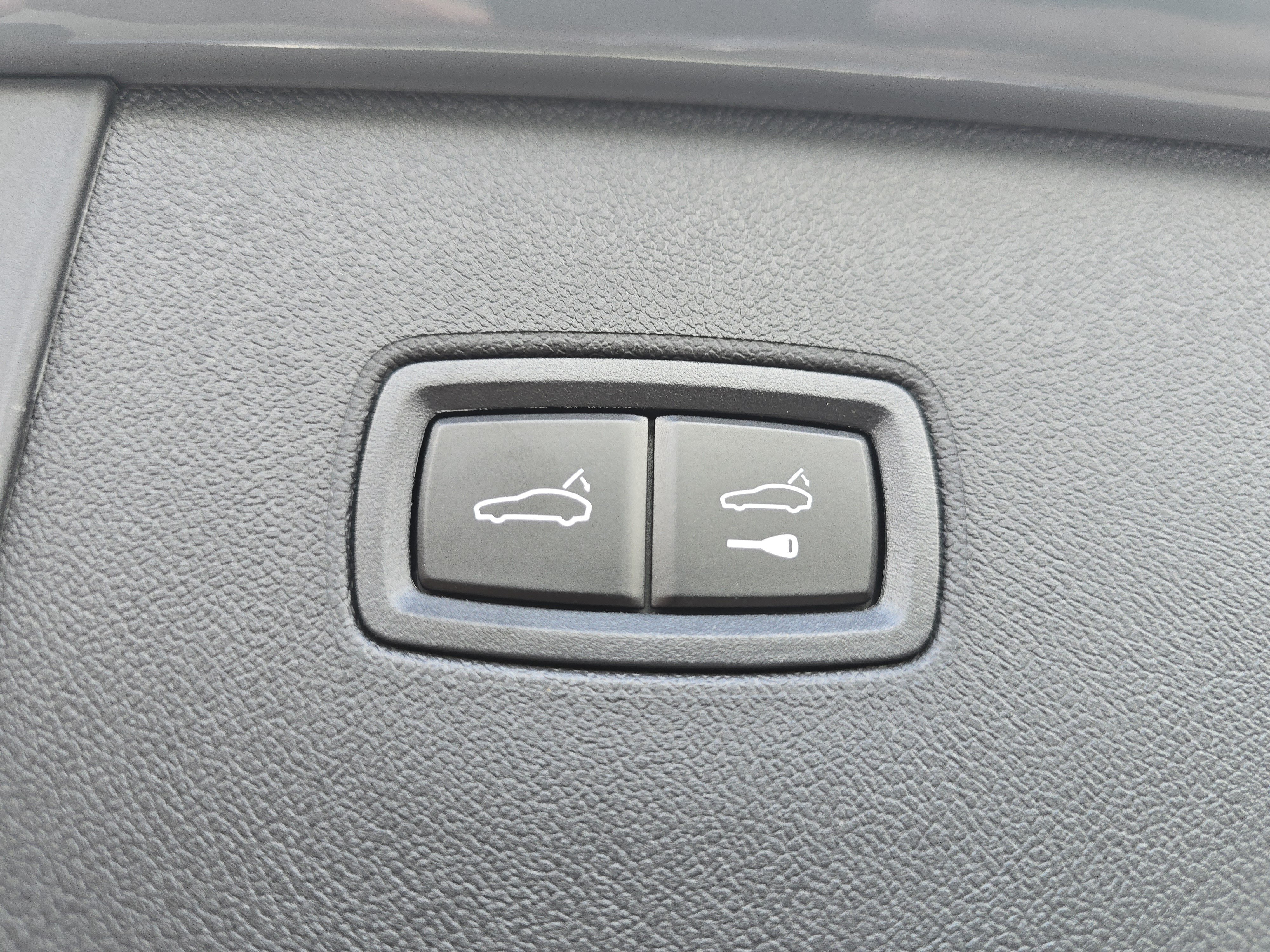 New 2026 Porsche Cayenne E-Hybrid AWD/4WD image 16