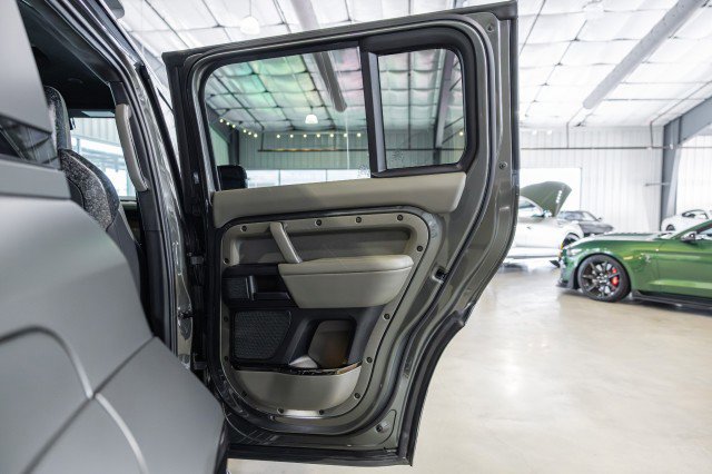 Used 2025 Land Rover Defender 110 AWD/4WD image 29