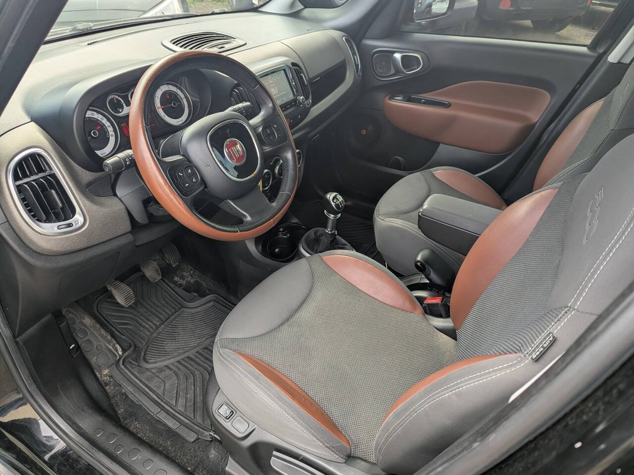 Used 2014 FIAT 500L Trekking w/ Popular Equipment Group FWD image 12