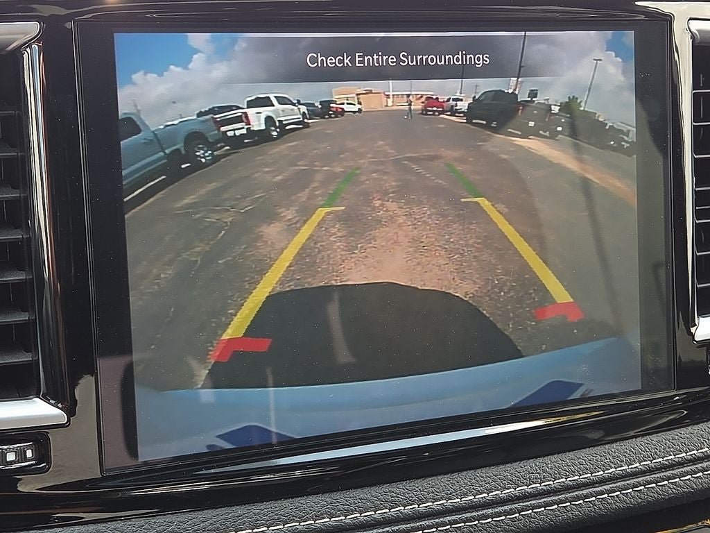 Used 2025 Chrysler Pacifica Limited FWD image 25