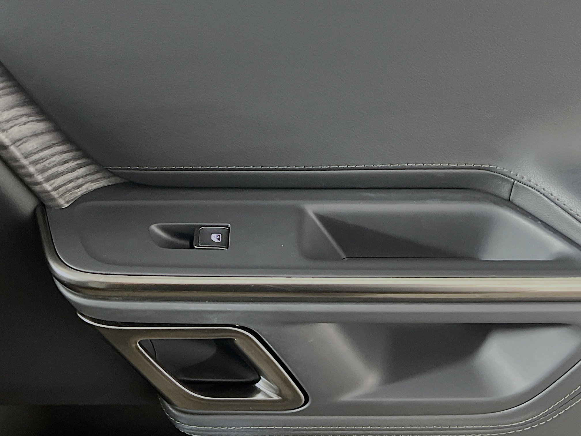 Used 2023 Rivian R1T Adventure image 29