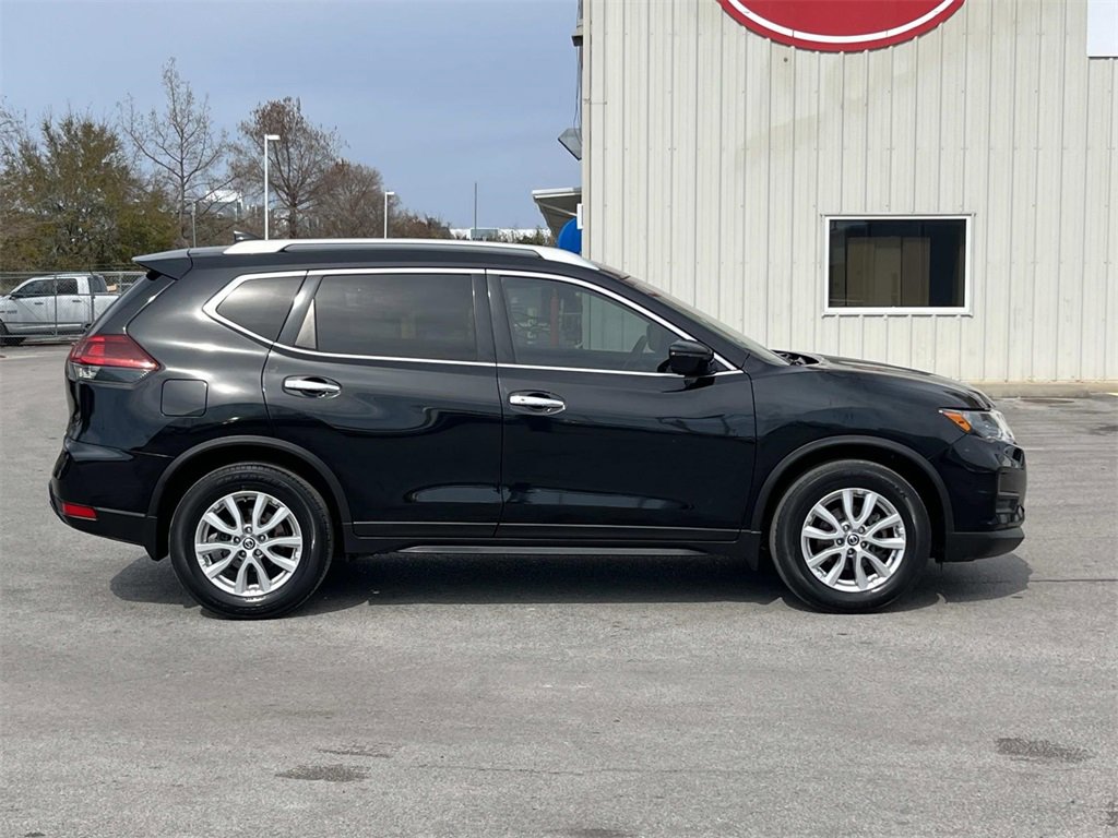 Used 2018 Nissan Rogue SV image 6