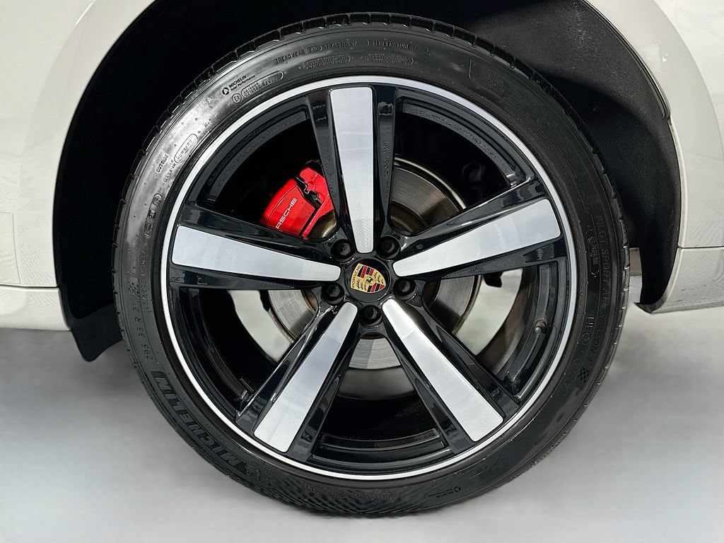 Certified 2022 Porsche Macan S AWD/4WD image 33